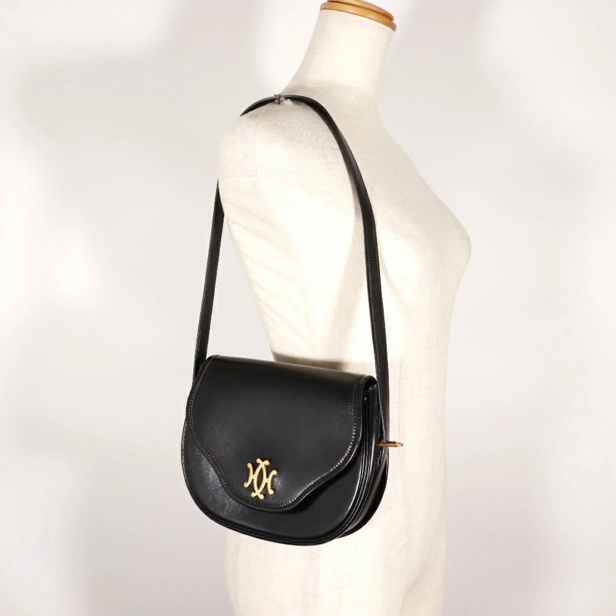 Pre-Owned France Calf Vintage Double Button Shoulder Bag Made Hardware in 〇M Black/Gold Hermes Ladies HERMES 1983 Crossbody H Snap (Fair)
