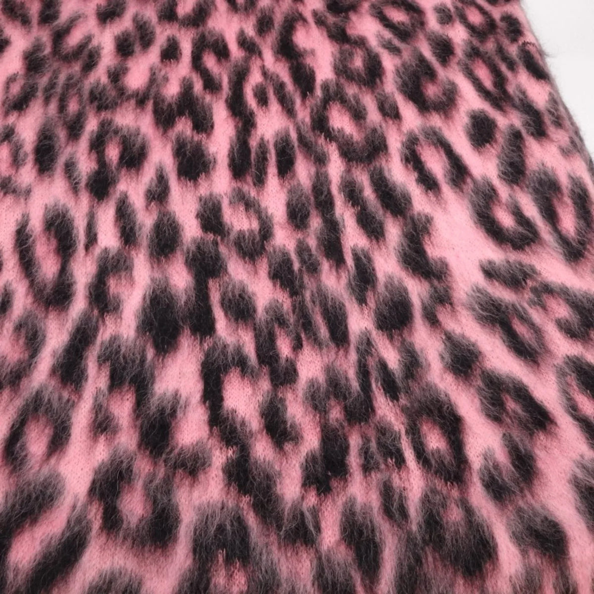 CELINE Pink x Black Leopard 180357 Nylon (Good) Shawl Pre-Owned Mohair Print Scarf