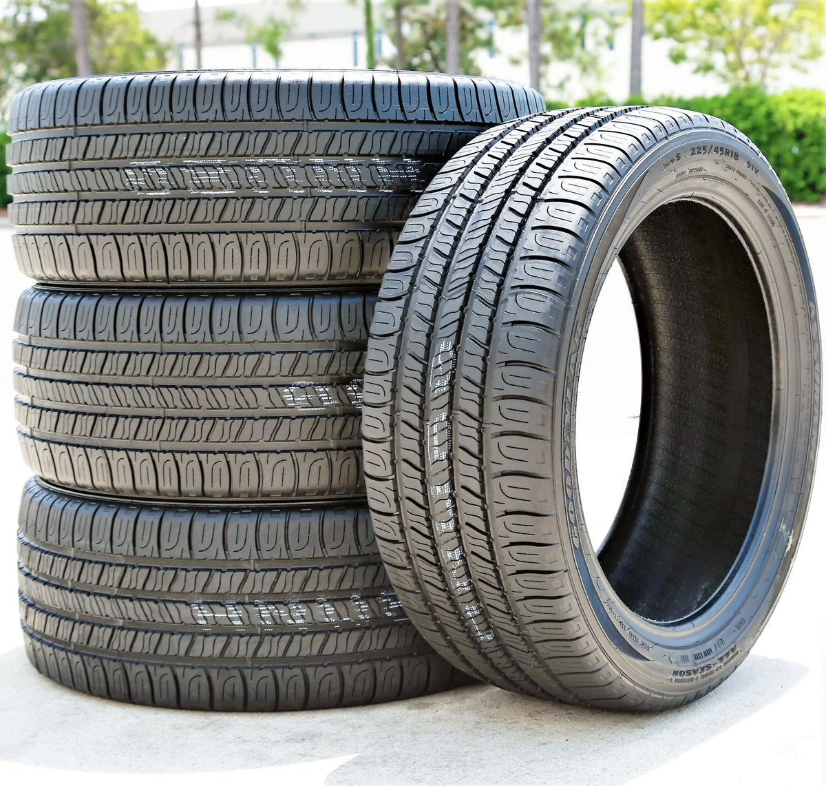 2012 All-Season Goodyear of Camry 225/45R18 XLE, 2008-12 Tires SEL 91V Season 4 (FOUR) Assurance Set A/S Fits: All Fusion