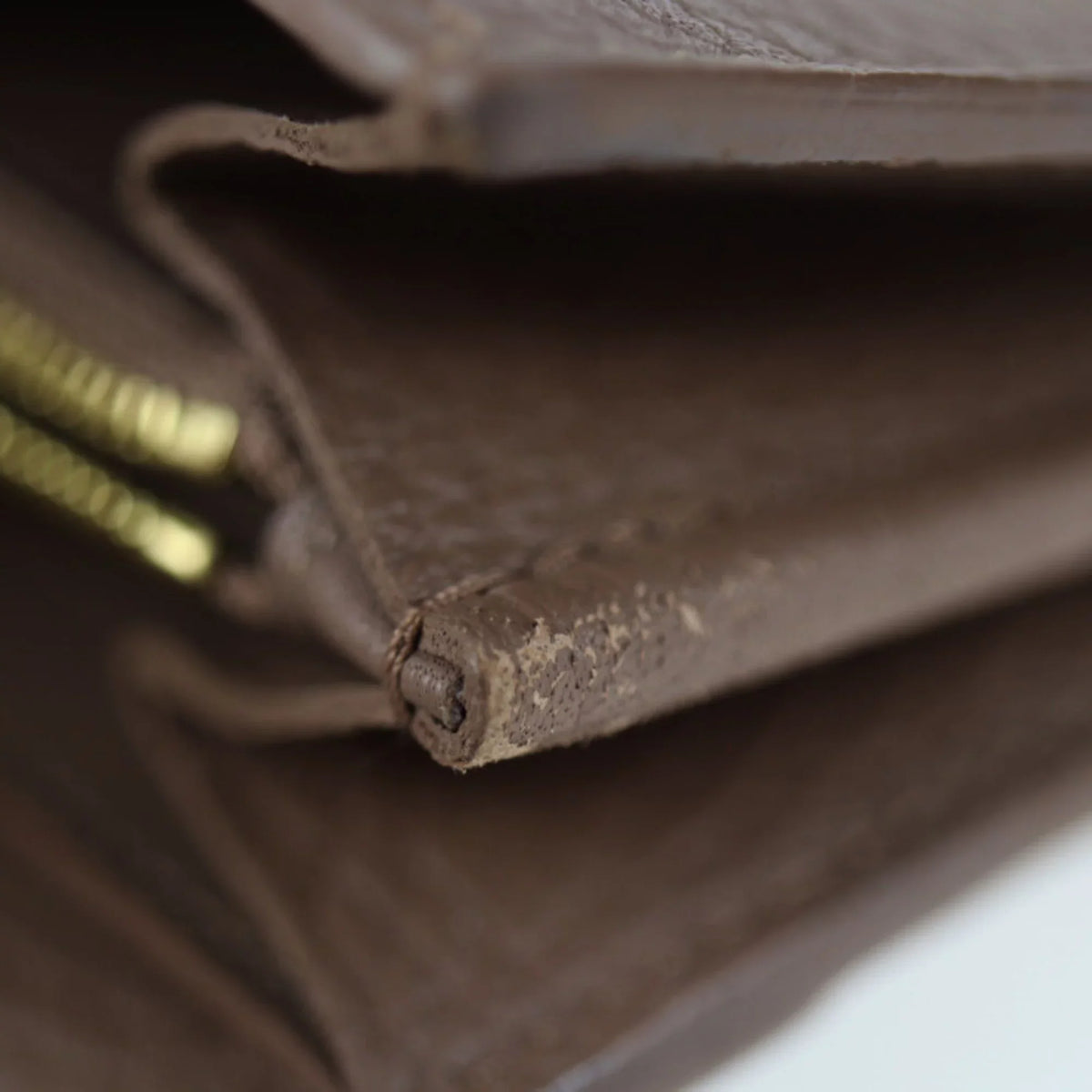 Parnacea Capucines Long LV (Good) Gold Beige Taupe Portefeuille Genuine Fitting Taurillon M62075 Metal Logo Pre-Owned Wallet Leather